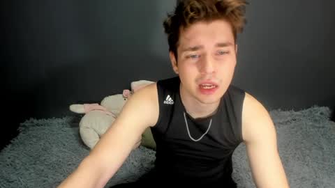 Ethan online show from 04/18/26, 01:53