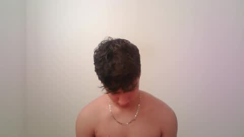 zeus_183 online show from 10/31/25, 02:40