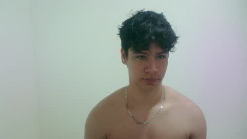 zeus_183 online show from 03/18/26, 05:32