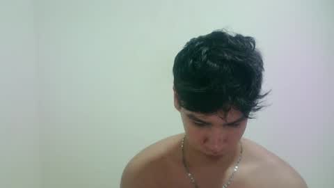 zeus_183 online show from 06/21/26, 12:35