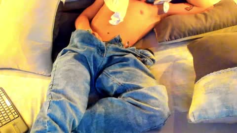 zeus online show from 12/05/24, 03:39