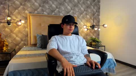 zeus online show from 12/22/24, 06:04