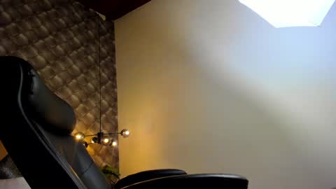 zeus online show from 01/02/25, 06:12