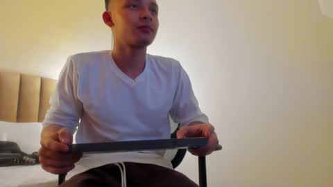 zeus online show from 01/21/25, 05:16