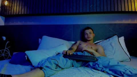 zeus online show from 02/07/25, 03:55