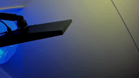 zeus online show from 02/12/25, 06:40