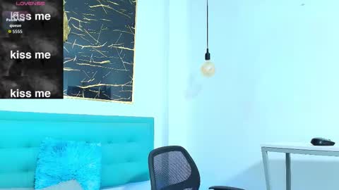 ZHAMIRA  ANDRES online show from 10/26/25, 09:53