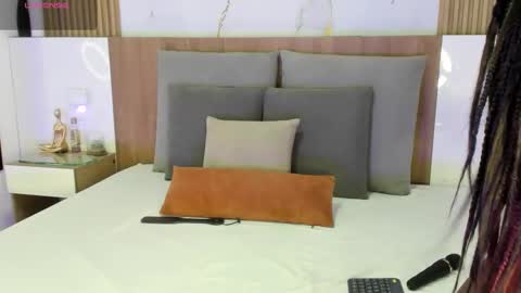 Zhara online show from 01/12/26, 03:28