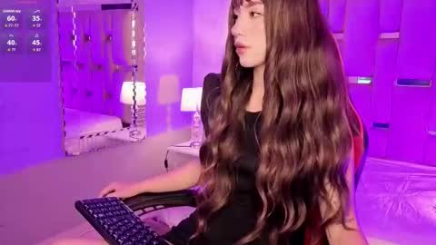 Zhara  online show from 11/23/25, 12:38