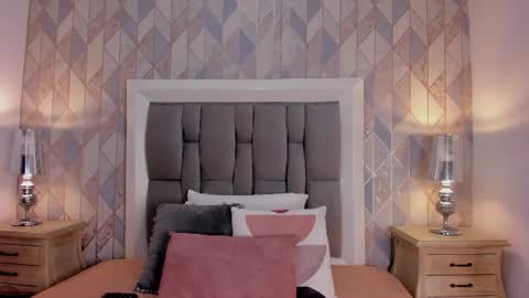 zharia_lux25 online show from 06/14/26, 11:34