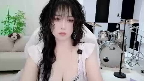 zhen online show from 10/16/25, 08:54