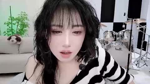 zhen online show from 10/18/25, 11:27