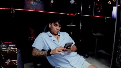 zhoestrong online show from 12/13/25, 07:53