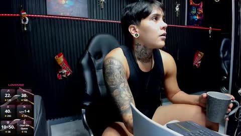 zhoestrong online show from 12/19/25, 11:23