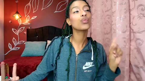 Zia Green online show from 01/13/25, 12:13