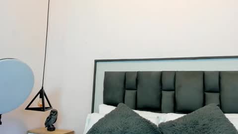 zia online show from 10/17/25, 01:46