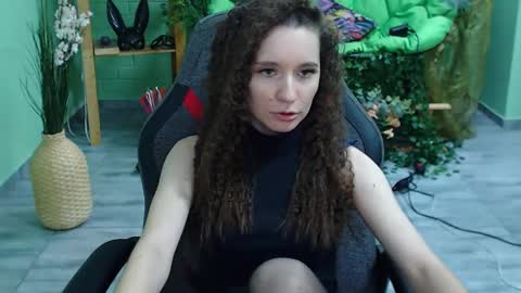 zianichols online show from 02/20/25, 09:44