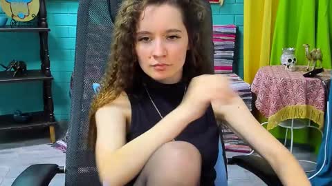 zianichols online show from 02/21/25, 04:48