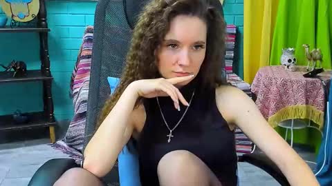 zianichols online show from 02/21/25, 07:54