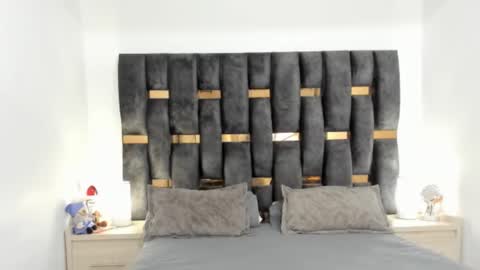 Snapshot of ziataylor chatting on 02/25/25, 12:03 ziataylor online show from 02/25/25, 12:03