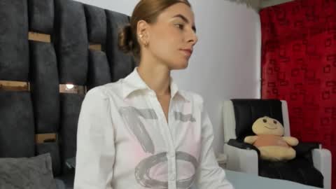 Snapshot of ziataylor chatting on 03/06/25, 09:42 ziataylor online show from 03/06/25, 09:42