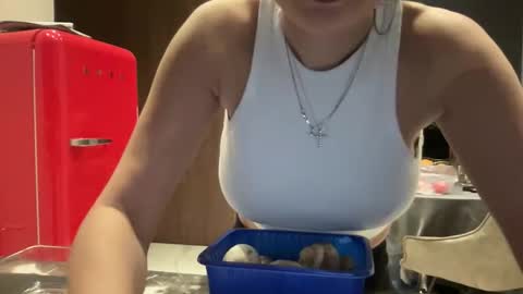 Nensi online show from 11/21/25, 01:54