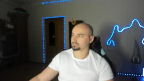 Ziesh online show from 04/17/26, 04:43