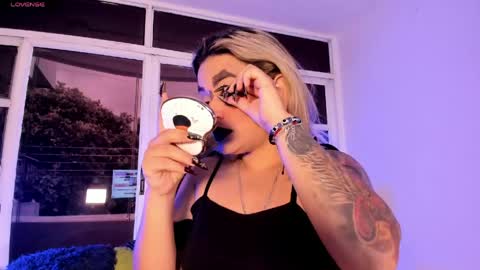 zihaadams_ online show from 04/24/26, 08:44