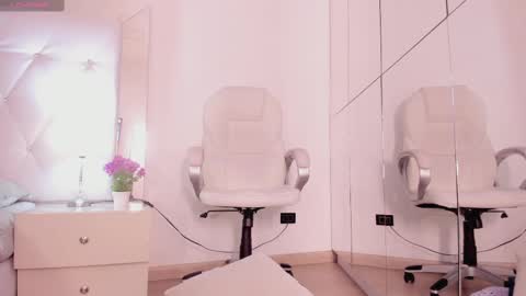 Nia  online show from 02/26/25, 05:50