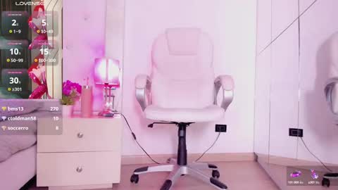 Nia  online show from 03/07/25, 02:45