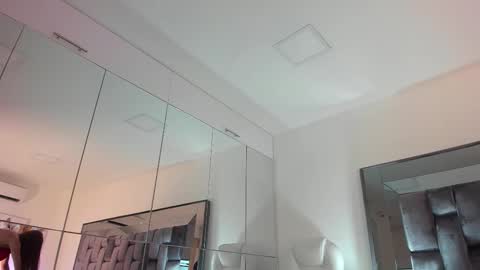 Nia  online show from 11/21/25, 11:31