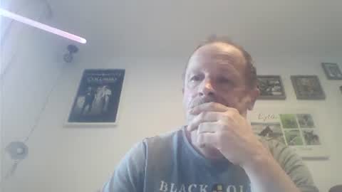 Snapshot of zippi55 chatting on 07/12/26, 04:03 Zippi online show from 07/12/26, 04:03