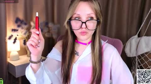 Zlata  Mon Tue Thu Fri Sun Sa GMT 3 0000pm - 0600pm  online show from 02/09/26, 07:34