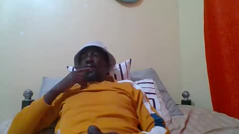 Zlatann2012 online show from 11/01/25, 07:27