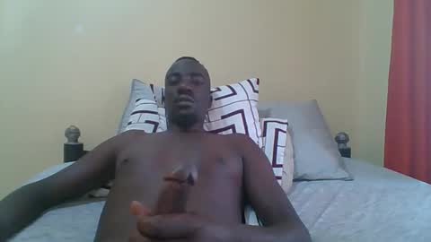 Zlatann2012 online show from 12/14/25, 01:05