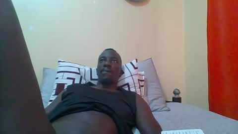 Zlatann2012 online show from 12/18/25, 09:48