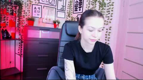 Snapshot of zoay_zoay chatting on 05/21/26, 11:39 Zoay online show from 05/21/26, 11:39