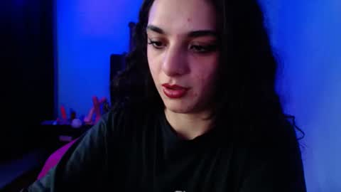 Snapshot of zoe_0111 chatting on 01/31/25, 08:43 zoe_0111 online show from 01/31/25, 08:43