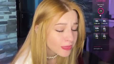 Snapshot of zoe__0 chatting on 02/28/25, 05:15 Zoe online show from 02/28/25, 05:15