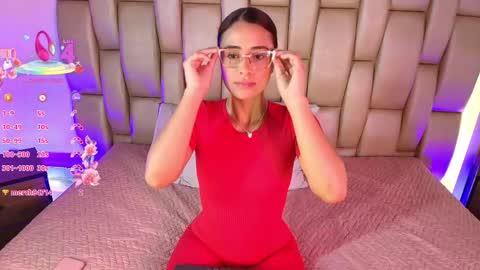 Snapshot of zoe_barlove chatting on 05/24/26, 12:54 Your new obsession online show from 05/24/26, 12:54