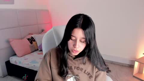 Zoe online show from 03/10/25, 09:18