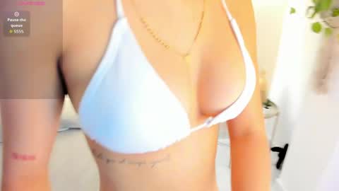 Snapshot of zoe_blunt_one chatting on 05/06/26, 12:10 zoe_blunt_one online show from 05/06/26, 12:10