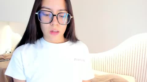 Snapshot of zoe_blunt_one chatting on 05/15/26, 11:17 zoe_blunt_one online show from 05/15/26, 11:17