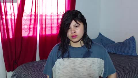 Snapshot of zoe_bronw chatting on 12/19/24, 11:50 Zoe Bronw online show from 12/19/24, 11:50