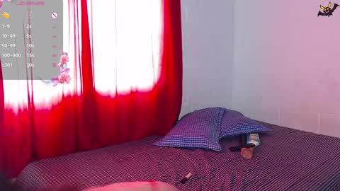 Snapshot of zoe_bronw chatting on 12/19/24, 06:01 Zoe Bronw online show from 12/19/24, 06:01