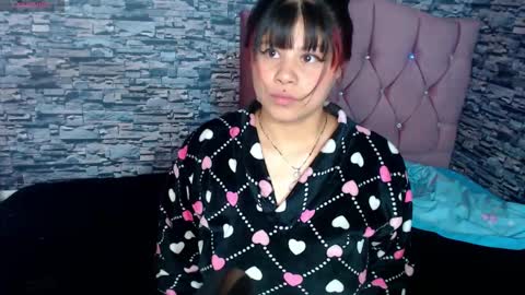 Snapshot of zoe_bronw chatting on 10/09/25, 10:02 Zoe Bronw online show from 10/09/25, 10:02