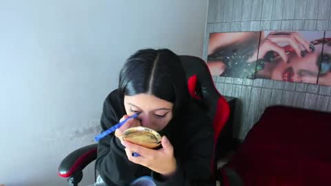 Z O E online show from 04/17/26, 09:18