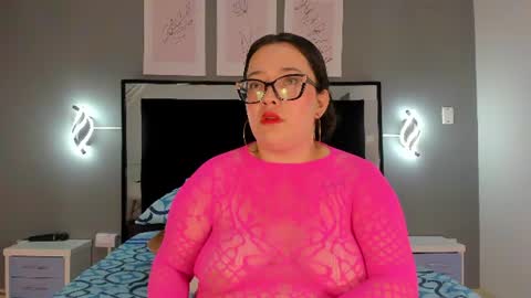 zoe_curvyy online show from 06/16/26, 12:08