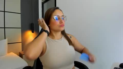 Zoe  online show from 02/25/26, 12:37