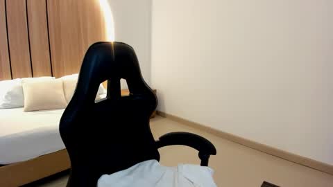 Zoe  online show from 03/06/26, 12:12